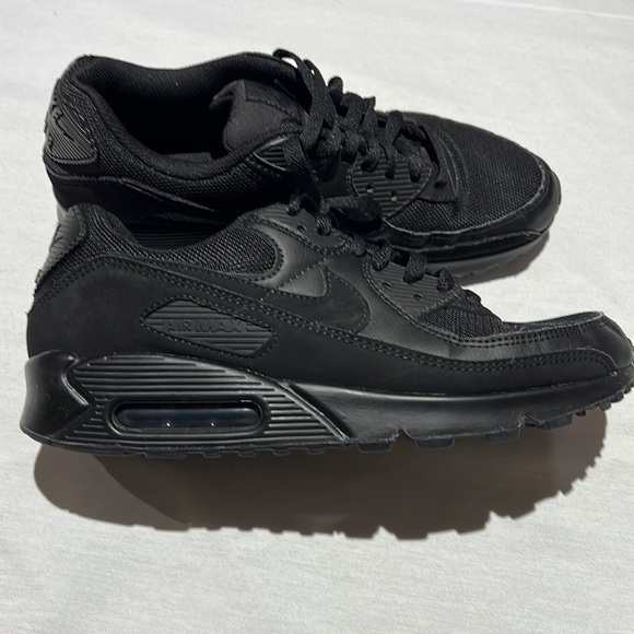 All Black Sneaker Athletic Shoes Men’s Size 9 - Picture 5 of 15